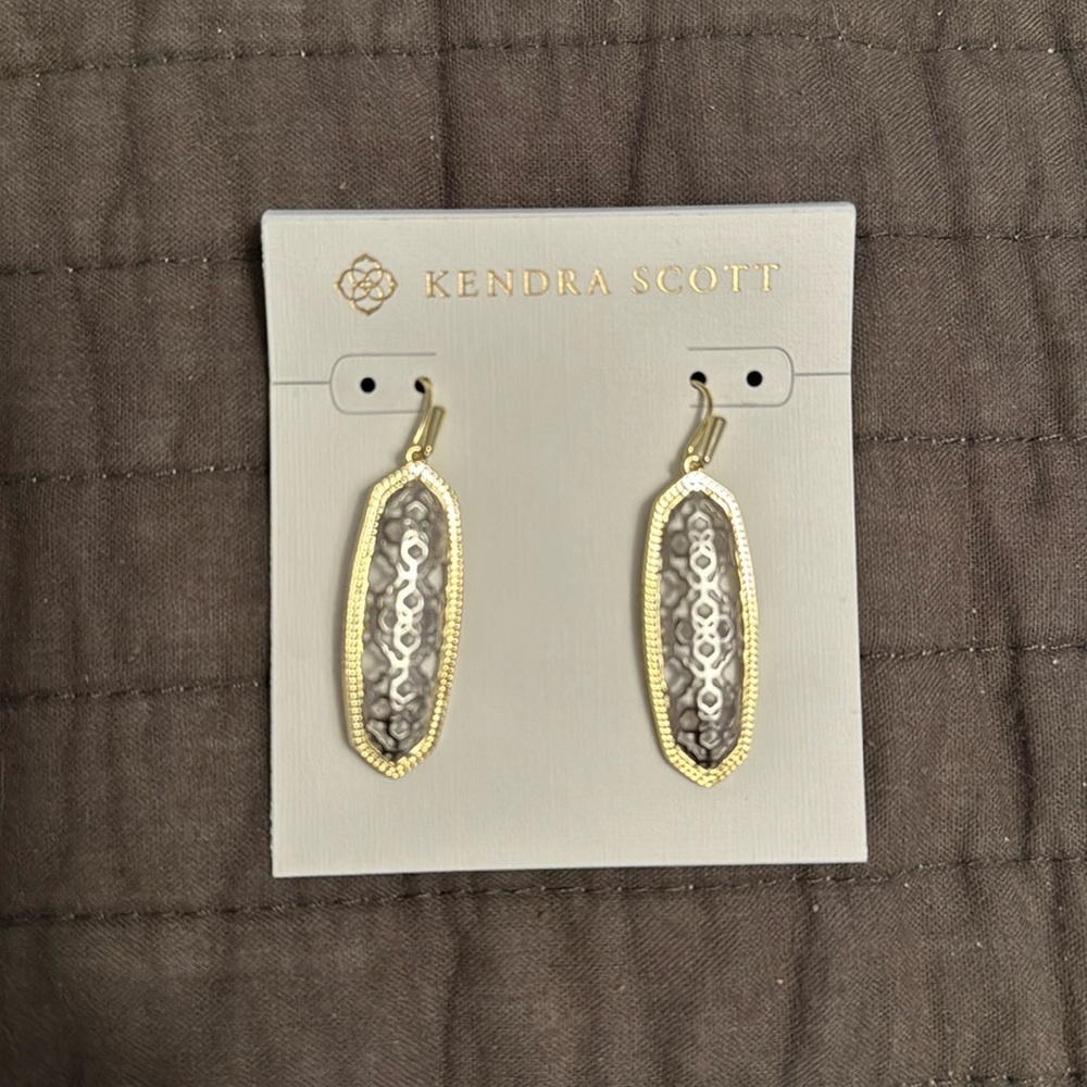 Kendra Scott, classic earrings, Brenna model